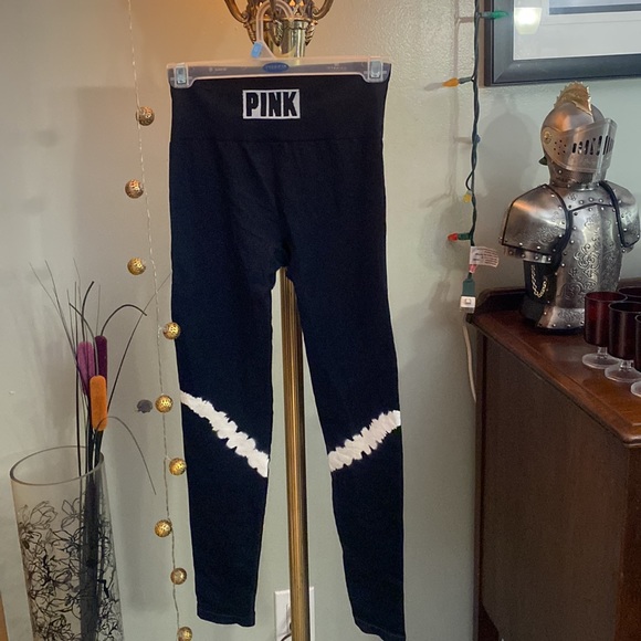 💖PINK Victoria’s Secret leggings size small black and white tie-dye Brand new - Picture 4 of 10
